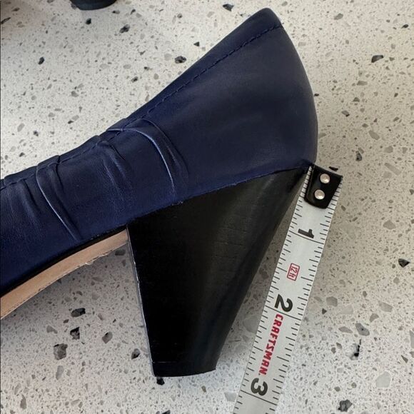 Vince Camuto Blueberry Leather Cone Heels Pumps Rosette Detail Women’s Size 7.5B - Picture 7 of 12